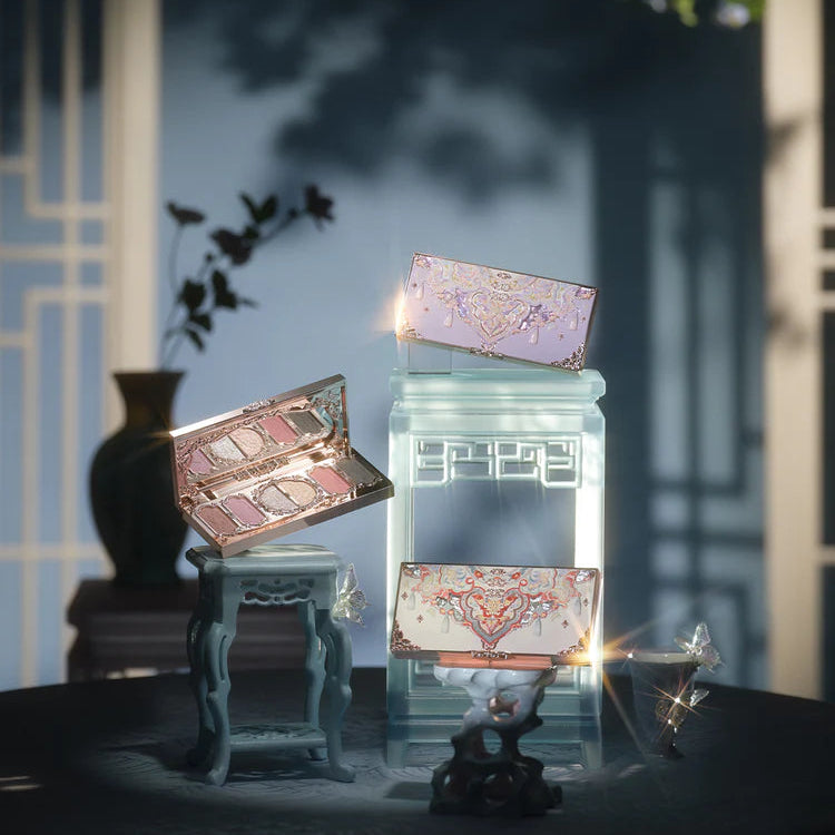 [Flower Knows] Butterfly Cloud Collar Embossed Six-Color Makeup Palette