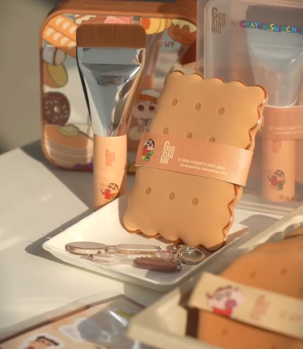 [Guoxiaoniu] Crayon Shin-chan limited edition puffs (New)